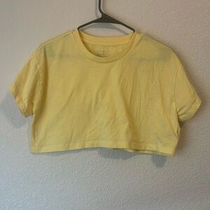 Forever 21 super crop tee in yellow women’s medium